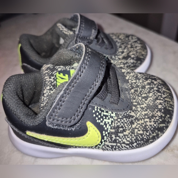 Nike Other - Cute Nike Kids Flex Contact Gray/Green Neon Low Top Lace Up Sneaker Shoes Sz 4C